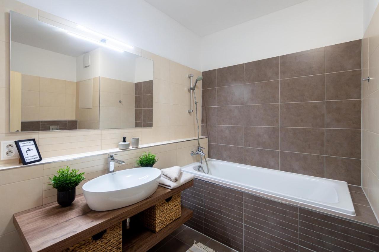 Nova Karolina Apartment ออสตราวา ภายนอก รูปภาพ