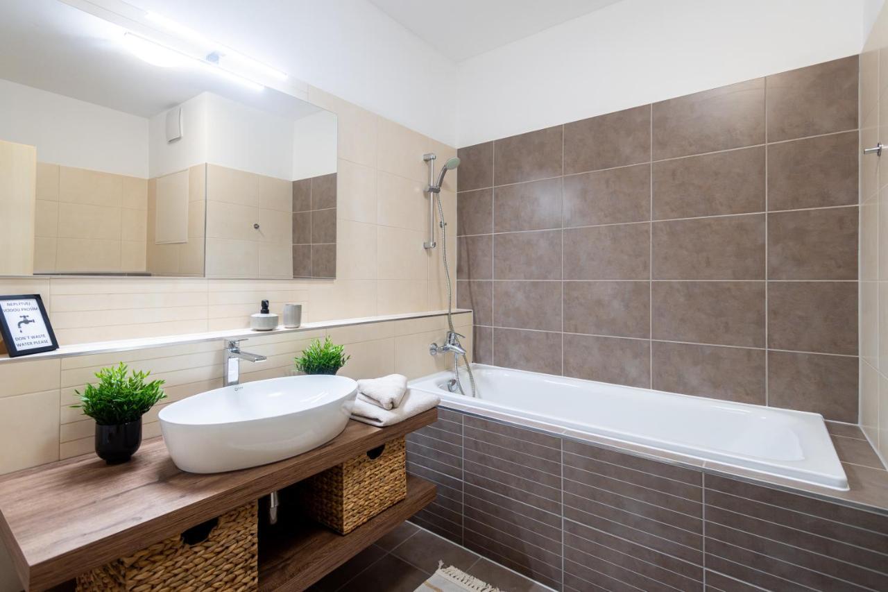 Nova Karolina Apartment ออสตราวา ภายนอก รูปภาพ