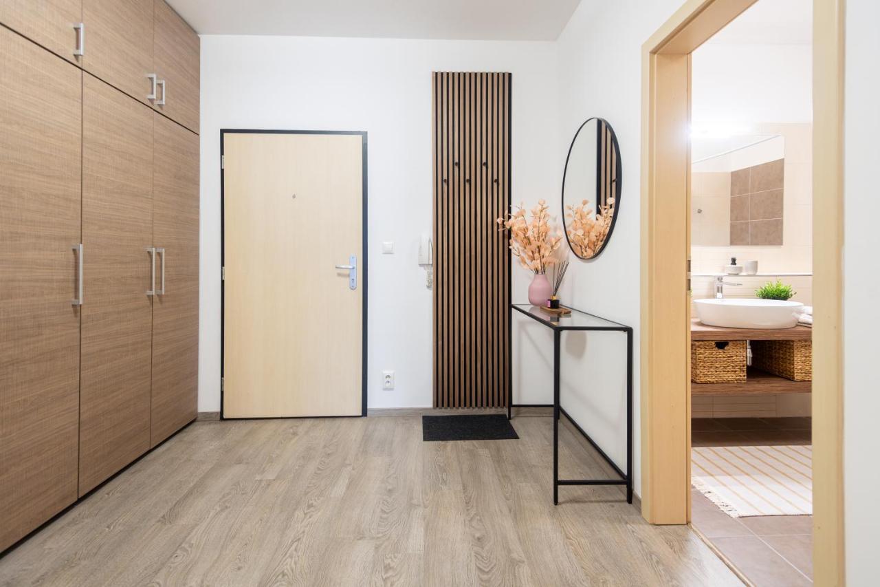 Nova Karolina Apartment ออสตราวา ภายนอก รูปภาพ